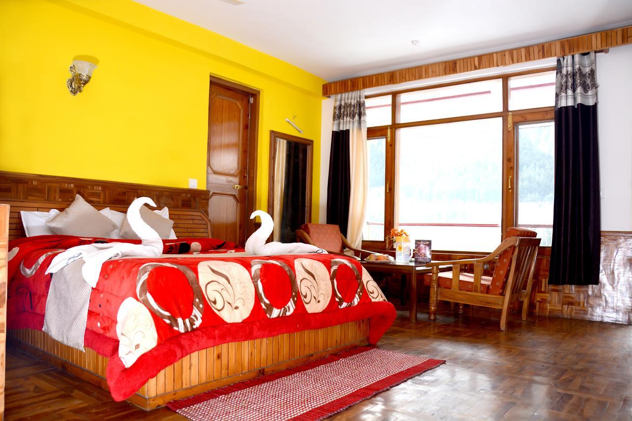 Hotel Rajhans Manali Kültér fotó