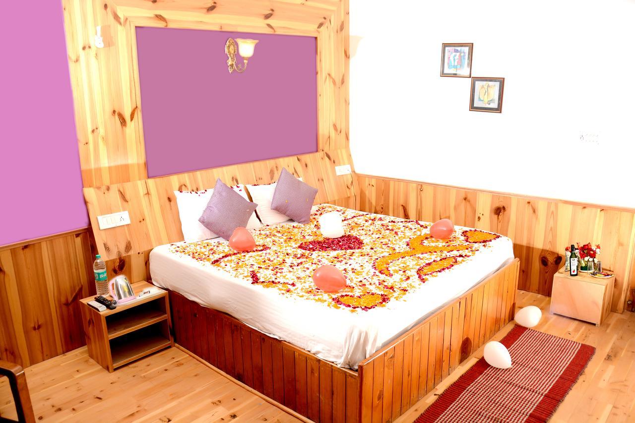 Hotel Rajhans Manali Kültér fotó