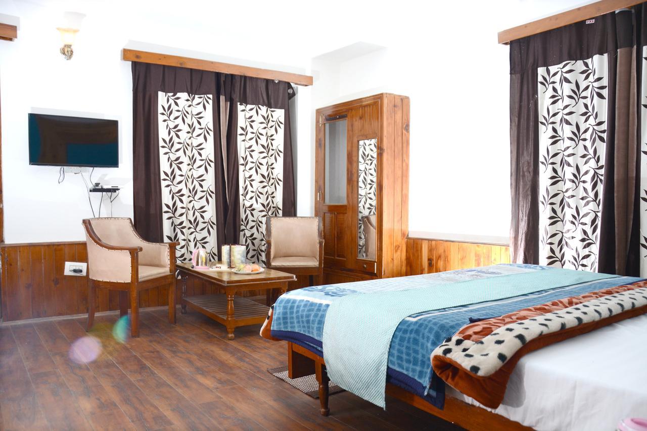 Hotel Rajhans Manali Kültér fotó