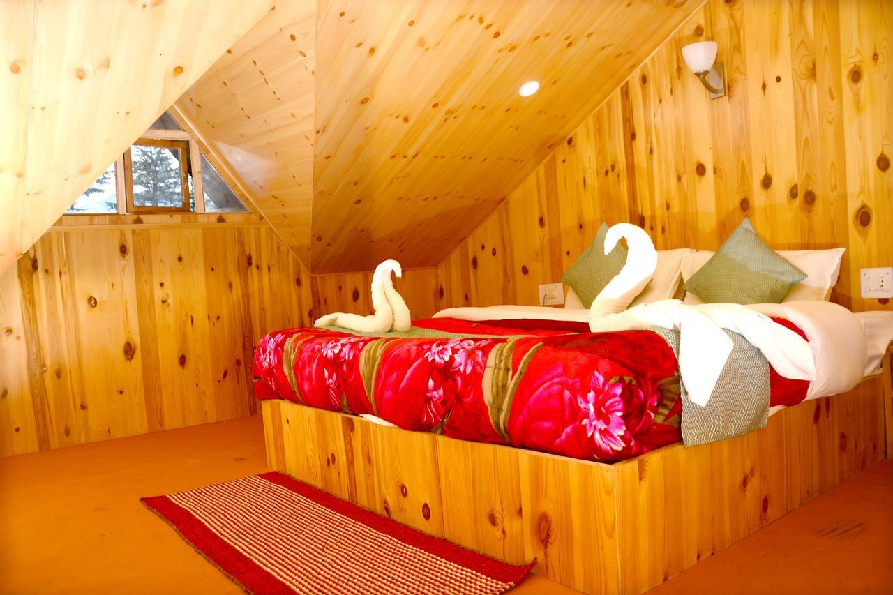 Hotel Rajhans Manali Kültér fotó