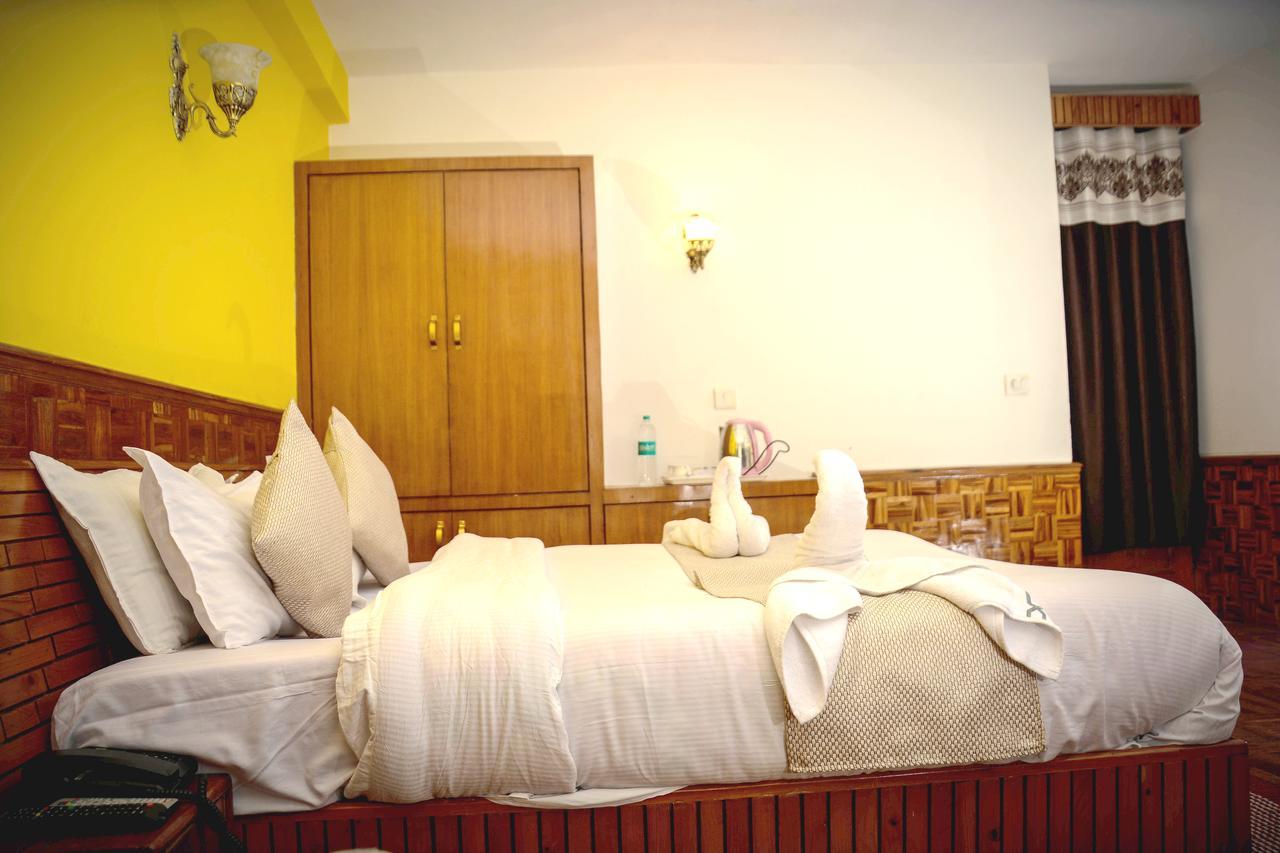 Hotel Rajhans Manali Kültér fotó